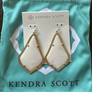 Kendra Scott Alexandra in White Pearl